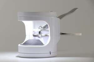Macular Degeneration Magnifiers: Magnifying Nail Clippers with LED Light (3.5x)