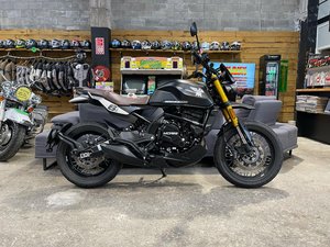 Products: Moto Morini Seiemmezzo SCR 650