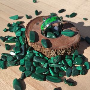Products: Malachite Glow Stone Ring - NZ NATIVE WOOD RINGS