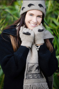 Men's Accessories: Kiwi Possum Merino Silk Gloves KORU