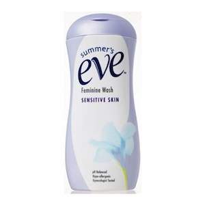 Feminine: Summers Eve Sensetive Skin Wash 240ml