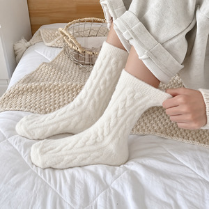 1 Pair of Fluffy Socks