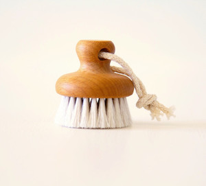 Products: Florence Face Brush Oamaru Apothecary