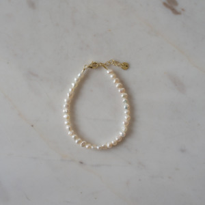 Pretty In Pearls Bracelet- Sophie