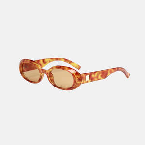 Lifestyle: Emma Sunglasses – Antigone