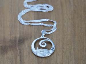 Sterling Silver Seashell Pendant & Italian Chain