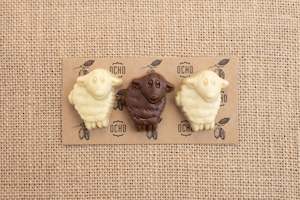 202203-new: 3 x Sheep ( 2 x White Chocolate & 1 x Milk Chocolate)