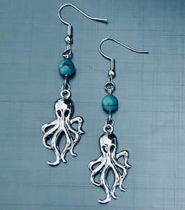 Earrings: Earrings octopus with beads