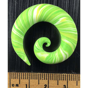 Ear Stretcher: Nr F811 Spiral ear gauge 8mm