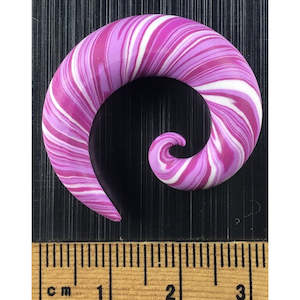 Nr F808 Spiral ear gauge 8mm