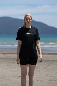 TIMELESS TEE