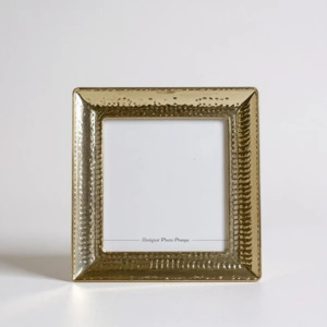 Decor: Gold Wide Bordered Hammered Frame 4x4"