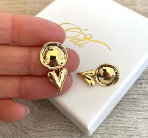 dangle: Sealed in my Heart-Earrings-Gold