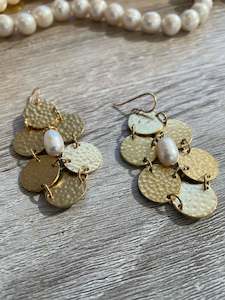 Floating Circle Pearl Dangles