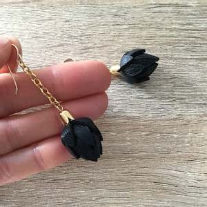 Luxe: Wild Flower Buds- Black with gold chain