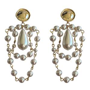 Metals And Pearls: Bespoke Pearl Sealed Chandeliers