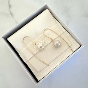 Metals And Pearls: Fresh Water Pearl Statement Round Drops