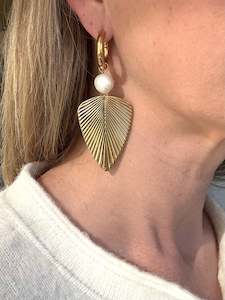 Metals And Pearls: Tropical Pearl Palm Earrings