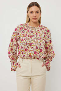Lifestyle: Tuesday - Diamond Top - Tapestry Print