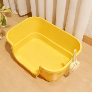 Open Cat Litter Tray with Built-In Scoop – Durable Plastic Design
