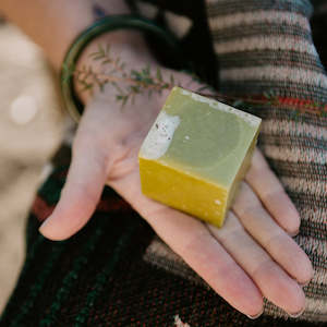 Skincare: Kawakawa & Mānuka Healing & Cleansing Soap Bar – 100g