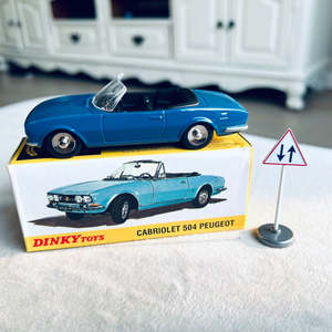 Car Scale 1 43: DINKY 1/43 Peugeot  504 Cabriolet Classic Car Model