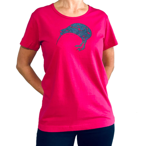 Women: Wild Kiwi Women’s Tee – Paisley kiwi