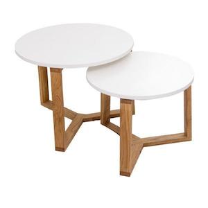Hamptons Tables: 2 Piece Olwen Oak Wood Nesting Side Table Set