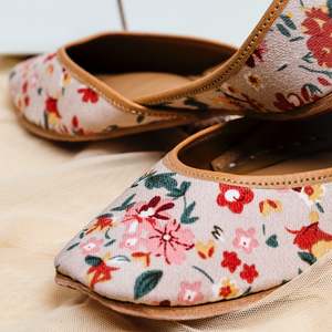 Juttis: Azara (Jutti)