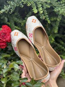 Juttis: Aura (Jutti)