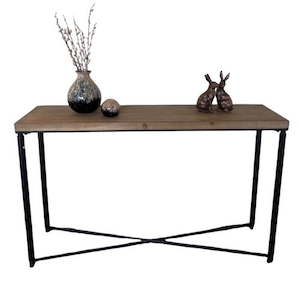Furniture: Capri Console Table