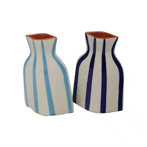 Vases: Blaise Vase 18cm 2 asstd