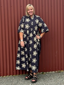 Deanne Hobbs Fashion Collection Nz Designed: Brylee Dress | Embroidered Field