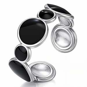 Onyx Noir Orbit Adjustable Ring