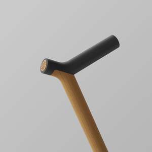 Uno: Uno. Graphite and Oak