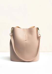 La Lupa Roma: La Lupa Roma Livia Crossbody/Shoulder Bag - Blush