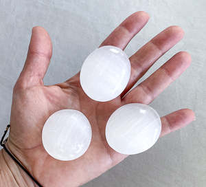 Cleansing Rituals: Selenite Palm Stone | Cleanse