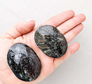 Anthophyllite Garnet Palms | Strength