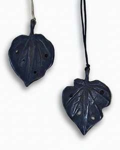 Kawakawa leaves in Bronze