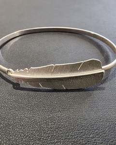 Francis Kirkham: Huia Silver Bangle