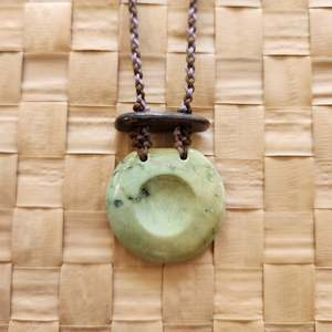 Jen Stones: Disc Circle Pounamu Pendant