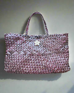 Kete: Harakeke Kete Large