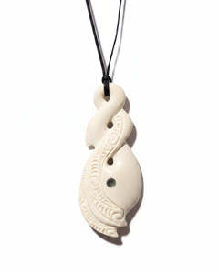 Sitiveni Tupou: Twist Bone Carving