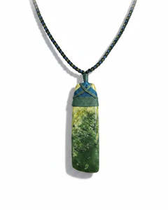 Jewelery: Pounamu Toki - Flower Jade