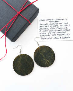 Jewelery: Porowhita Earrings