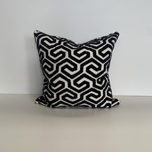 Products: Comdeca Cushion O'Reily Design - Elegant Home Accents - OREILY DESIGN