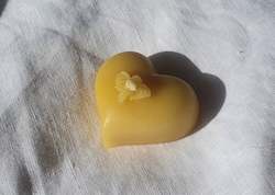 Frontpage: Locally Handcrafted Bee Heart tealight