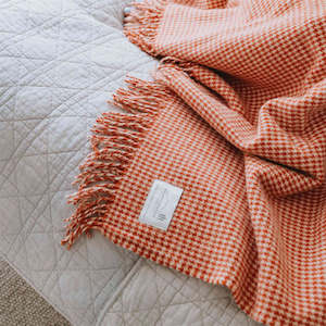 Living: NZ Lambs Wool Throw | Meiti Melon Houndstooth Weave
