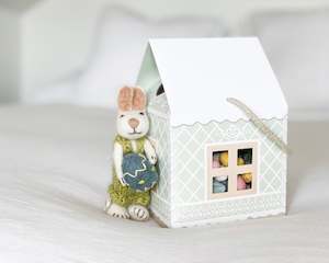 Easter: Easter Cottage Box