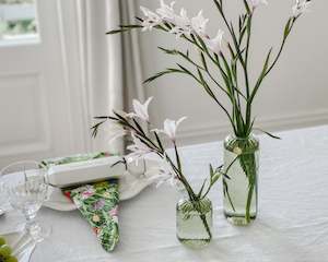 Glass: Swirly Vase | Meadow